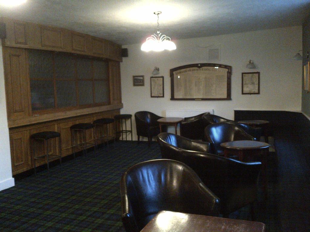 Crown Hotel Langholm Екстер'єр фото